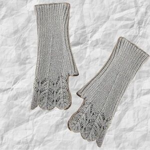 Elegant Gray Knit Fingerless Gloves